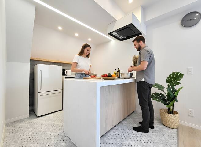 5 min Shinjuku/Convini 1 min/Shinjuku Gyoen/Mifi gallery image 3