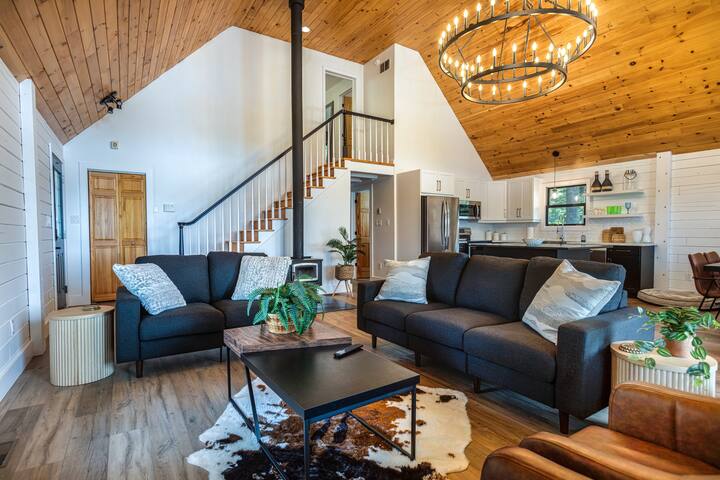 Sunset Shore Cottage – Riverfront gallery image 5