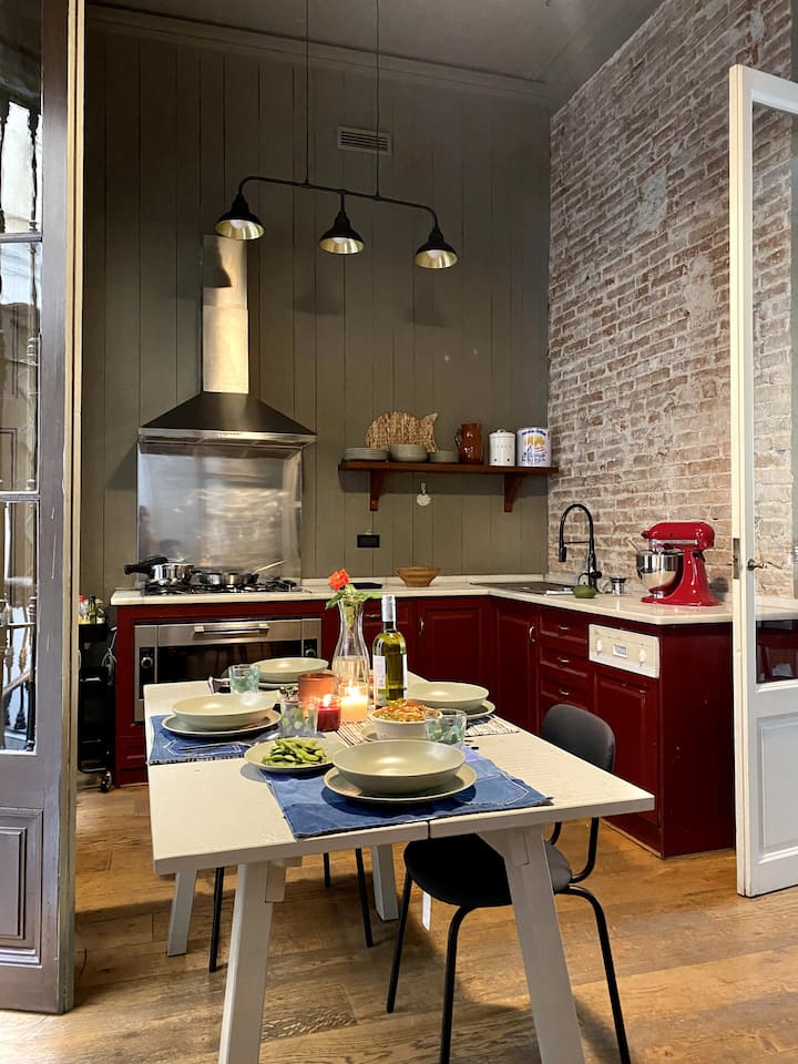 The Old Lady Of Born:17m² Suite In Iconic Building - Barcelona