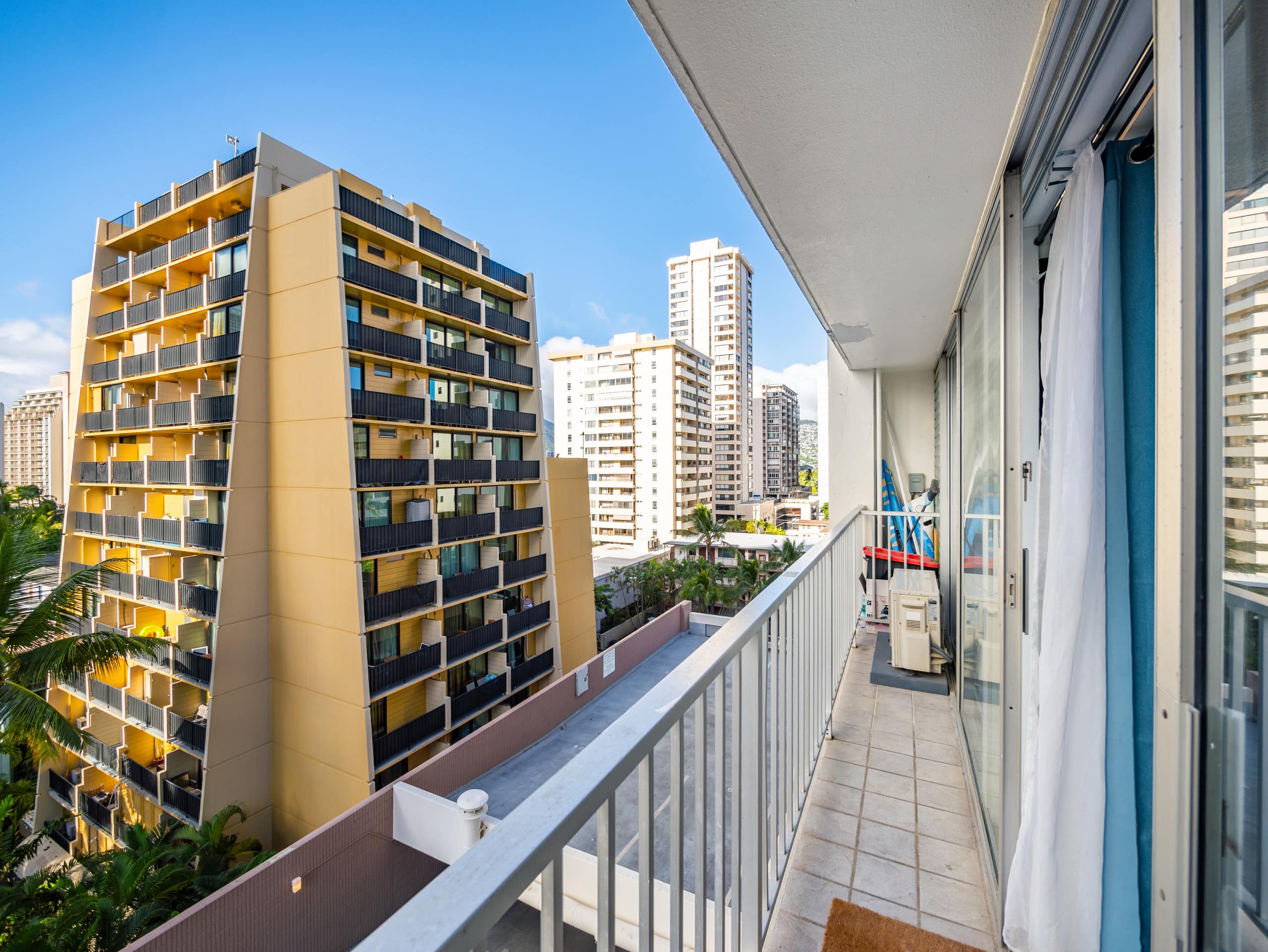 Minutes Away from Beach! Sea-N-Waikiki Condo! - Image 2