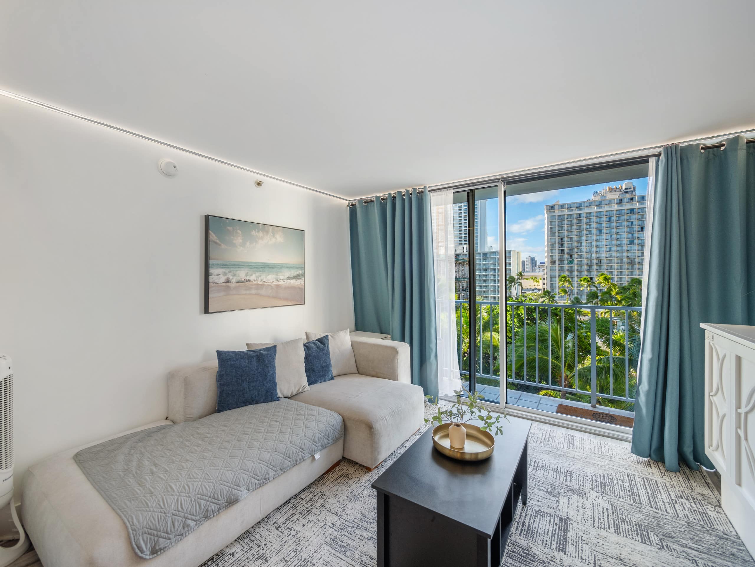 Minutes Away from Beach! Sea-N-Waikiki Condo! - Image 22