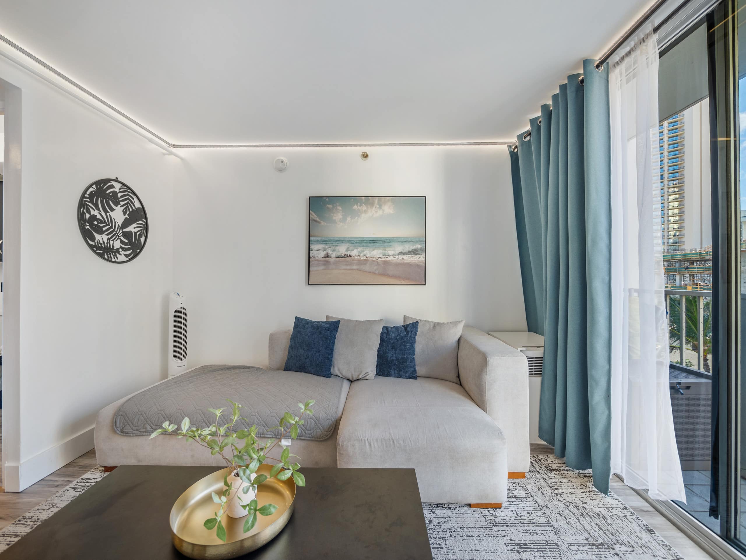 Minutes Away from Beach! Sea-N-Waikiki Condo! - Image 21