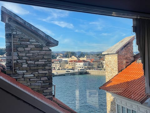 Airbnb con mejor rendimiento: penthouse on the seafront en A Illa De Arousa