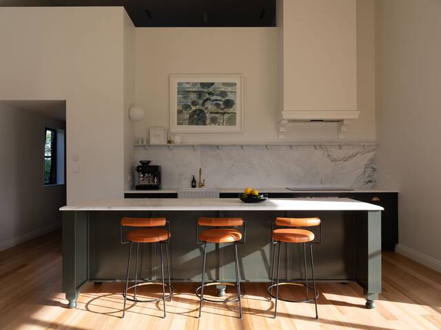 Newly Restored Luxury Farm House Northern Tasmania gallery image 5