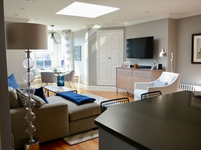 South End Penthouse w/Roofdeck gallery image 4