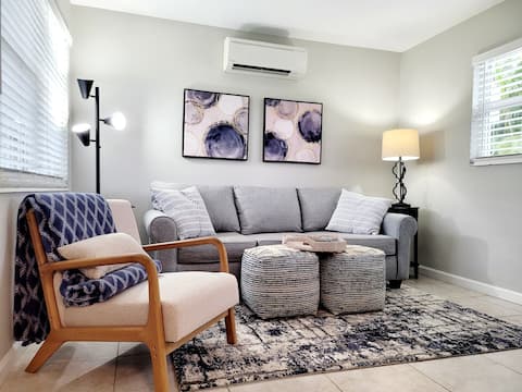 Tropical Breezes
Just 1 mile to the beach!