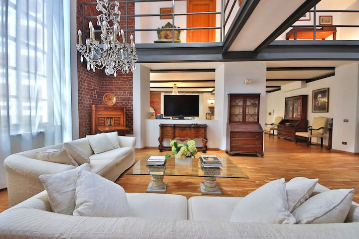 Loft KlabHouse w/3BDRM+3BTH near Olimpic Village