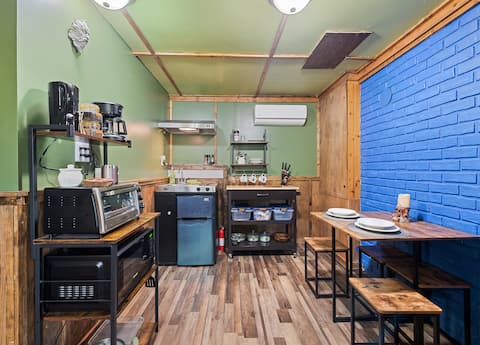 Successful Airbnb property: Green Man Grove: Private Suite w/hot tub, king bed in Maggie Valley / Waynesville