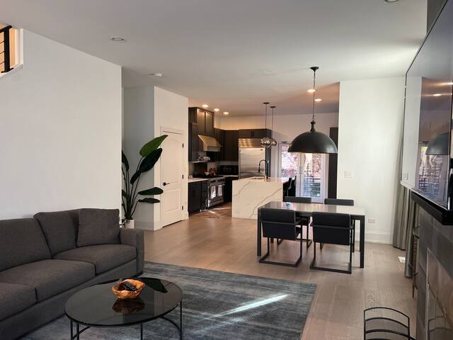 Bucktown Home – Great Location! gallery image 5