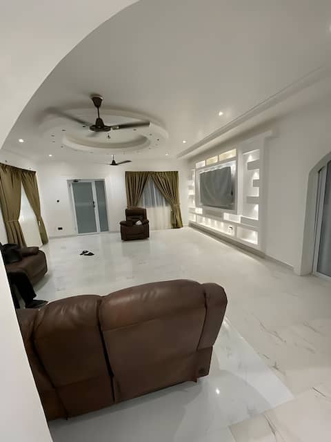 Emerald Crest Home (Entire Home)