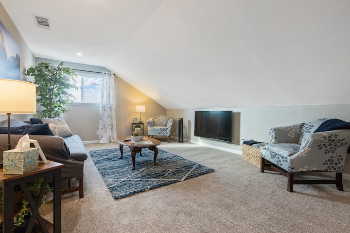 The Uptown Apartment - Clovis, CA
