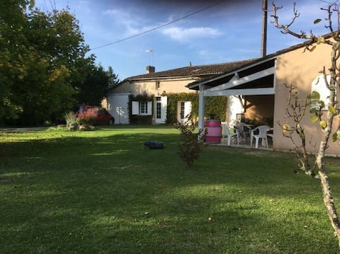 MONTCARET country house