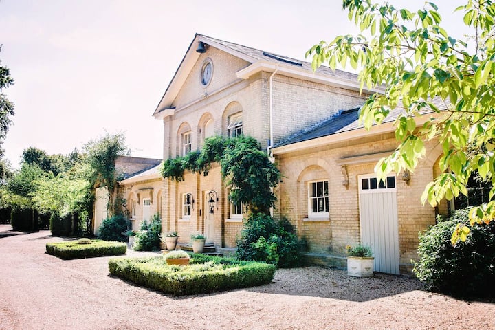 'The Suffolk House', For Special Get Togethers - Long Melford