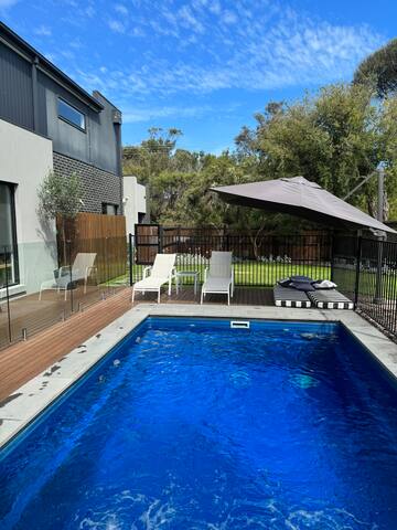 Peninsula Coastal Retreat