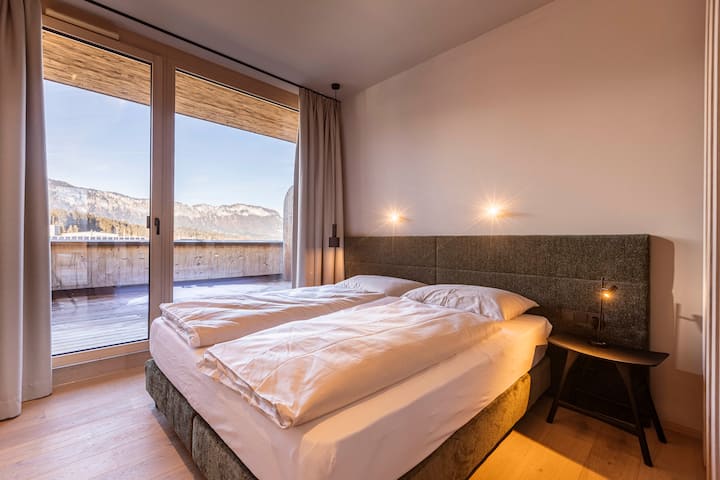 Kitzbühel Suites by ALPS RESORTS: Sample 3 bed Premium Penthouse