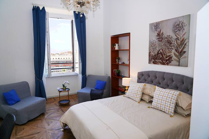 HLH for groups and families near the Colosseum gallery image 2