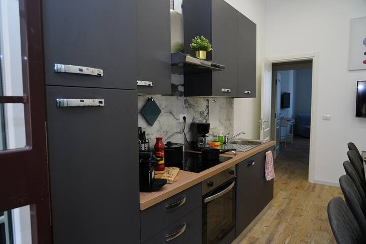 HLH for groups and families near the Colosseum gallery image 4