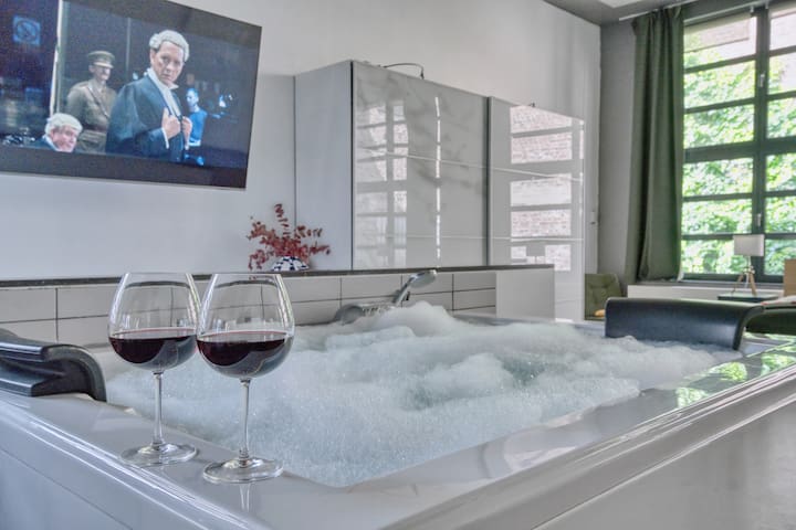 BH)330m2 Villa for Groups GameRoom+Jacuzzi+Terrace gallery image 4