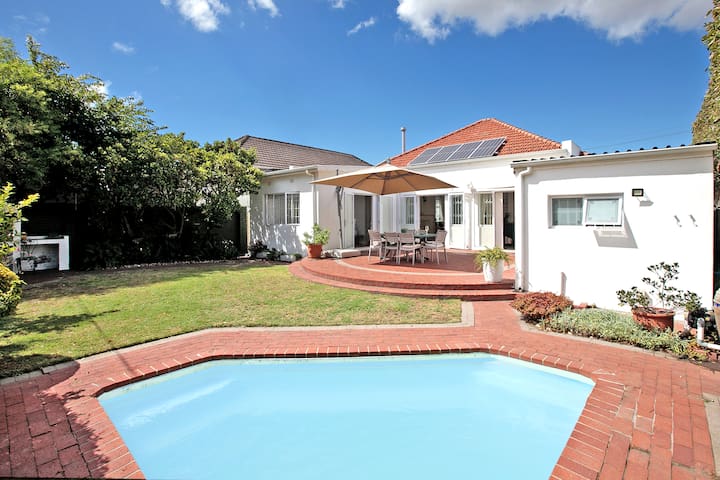 Quiet Location In Charming Rondebosch, With Pool