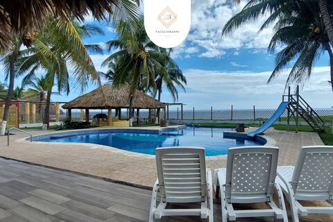 Villa Caracol spacious and cozy in front the sea