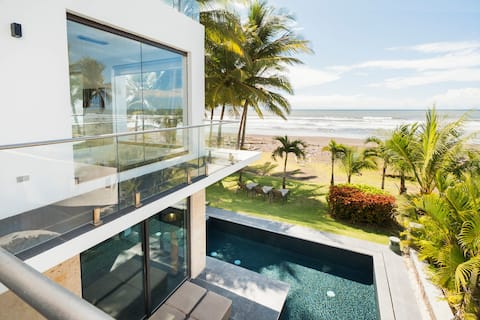 Villa Capella | beach front modern mansion w/pool