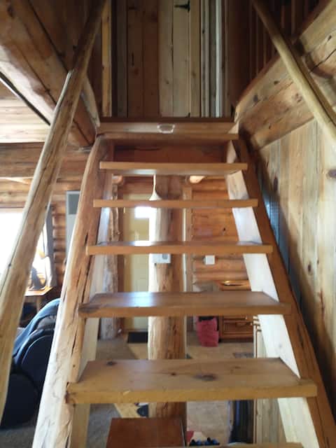 Cozy Centennial Valley Log Cabin