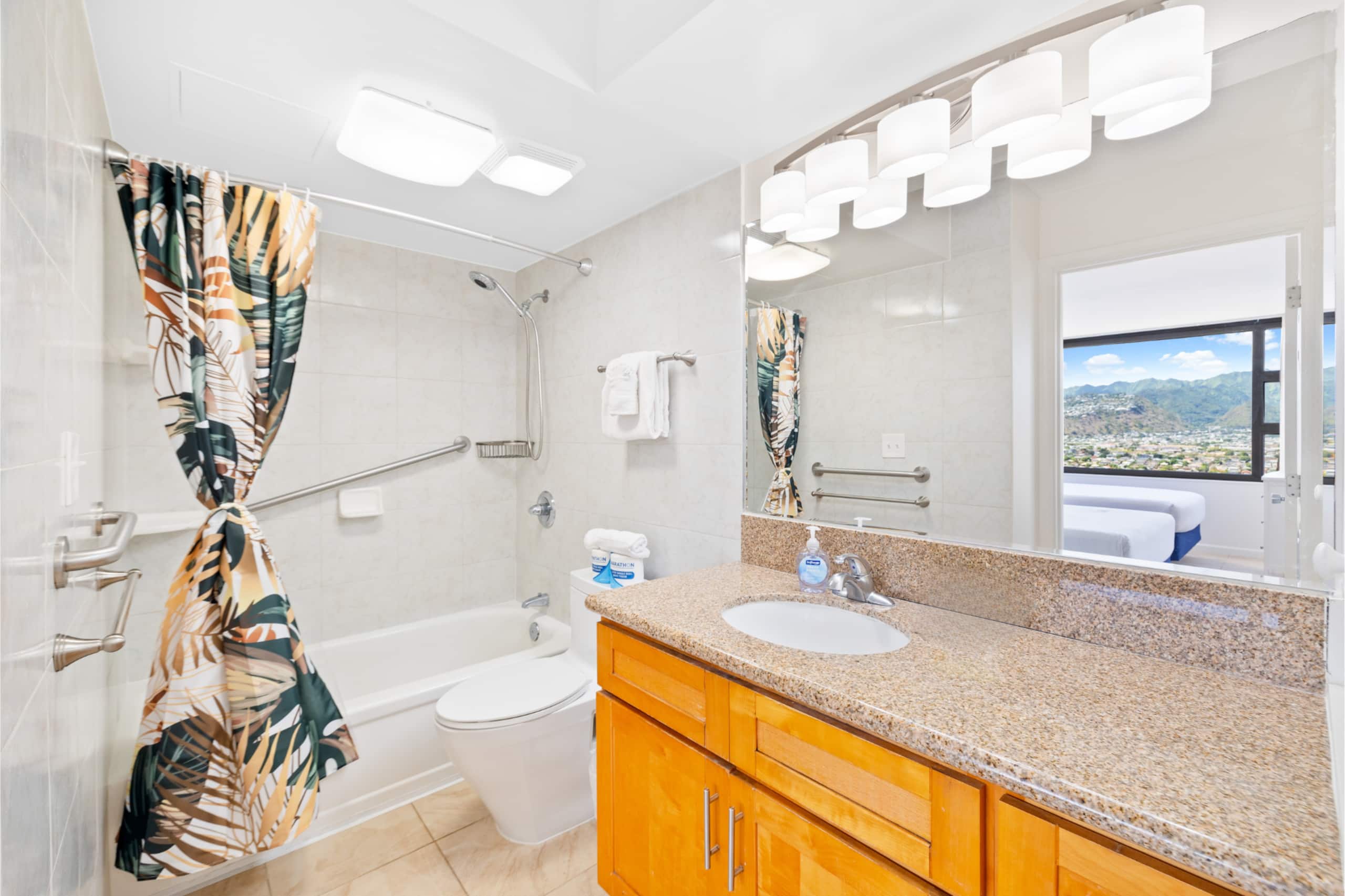 Condo in Honolulu · ★4.66 · 1 bedroom · 2 beds · 1 private bath - Image 34