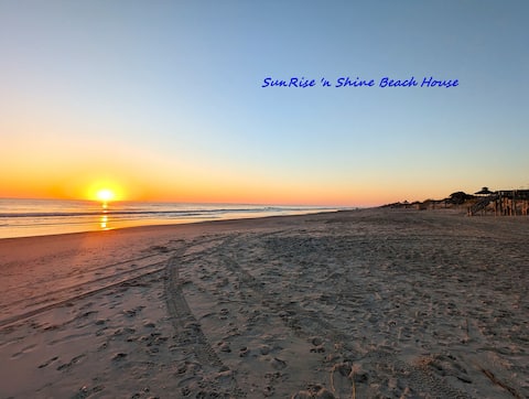 5 min. walk to Corolla beach! Booking 12 mo. out.
