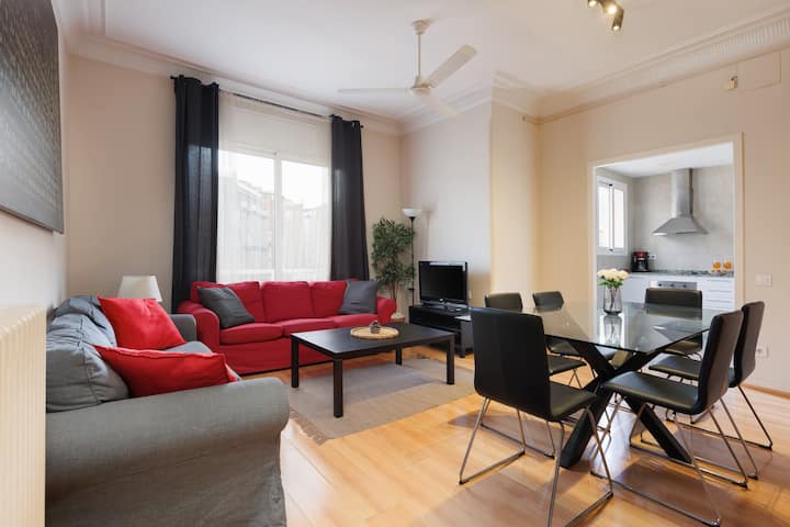 Spacious And Sunny Apartment - Up To 7 People - Barcelone