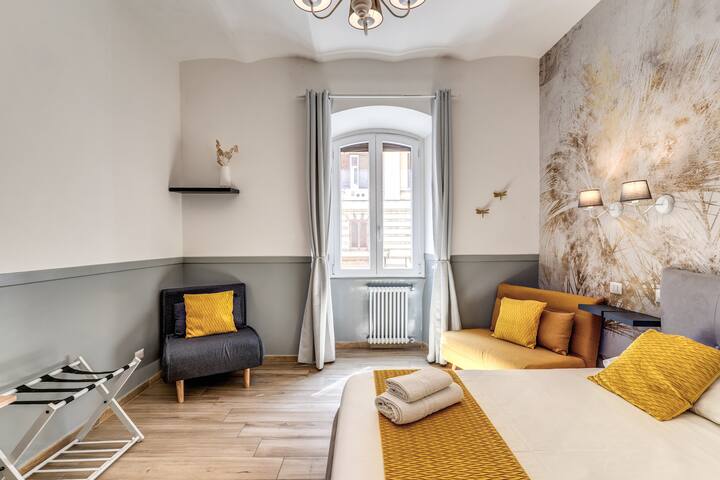 Nala Apt 3 bdr 3 min Termini station pvt terrace gallery image 3