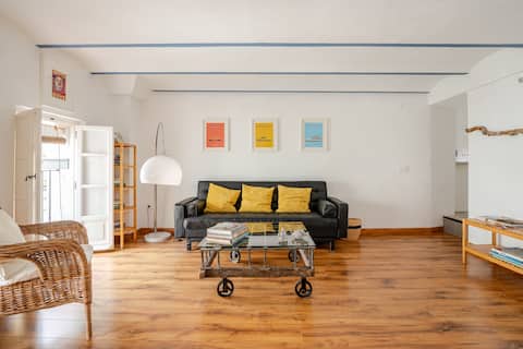 Charm and Comfort in Downtown, with Terrace