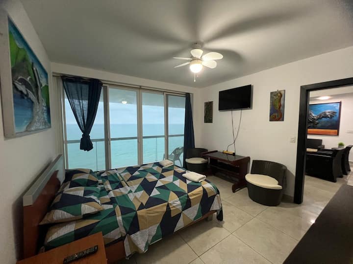 Schlafzimmer 1