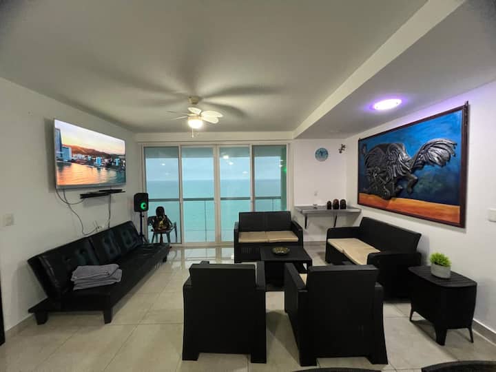 Frente Al Mar, Seguro Y Exclusivo En Playa Azul - Tonsupa