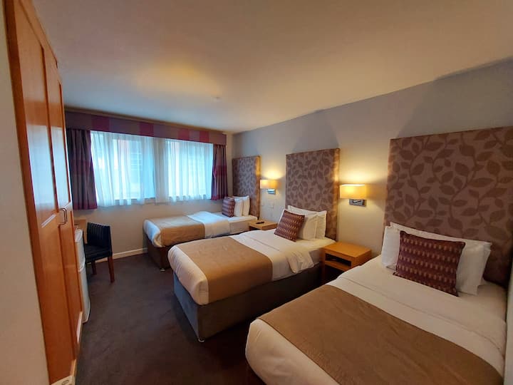 No.7 The Kingfisher, Triple.  3 X Single Beds - Dublin