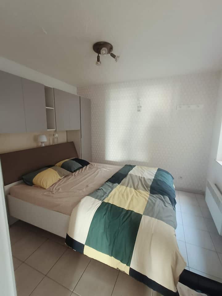 საძინებელი 1