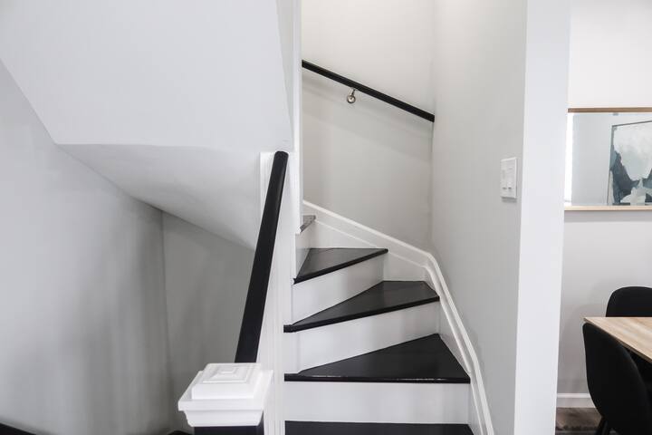 5Bed 2Bath Near NYC, Parking, Laundry gallery image 5