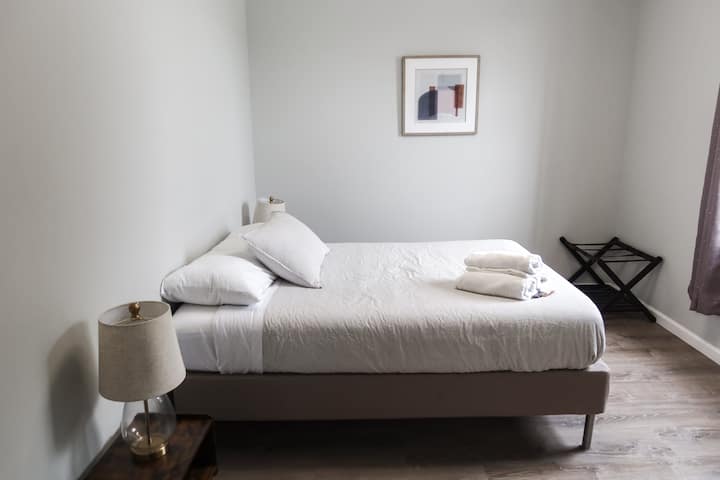 Cama tamaño queen  - Dormitorio2