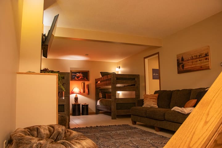 Dells Escape A Historic Getaway - Fall Creek, WI