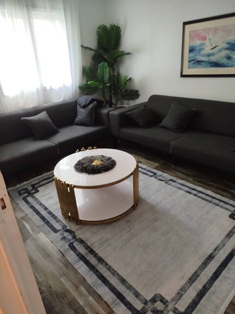 1 1 Bedroom Living Room with Private Garden