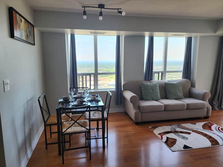 *Cozy Comfortable* W/ Beautiful City Views* - Mississauga