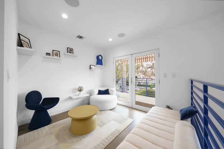 ​Elegant & Luxe Estate w/ Pool,Fire-Pit & Lounge​ gallery image 5