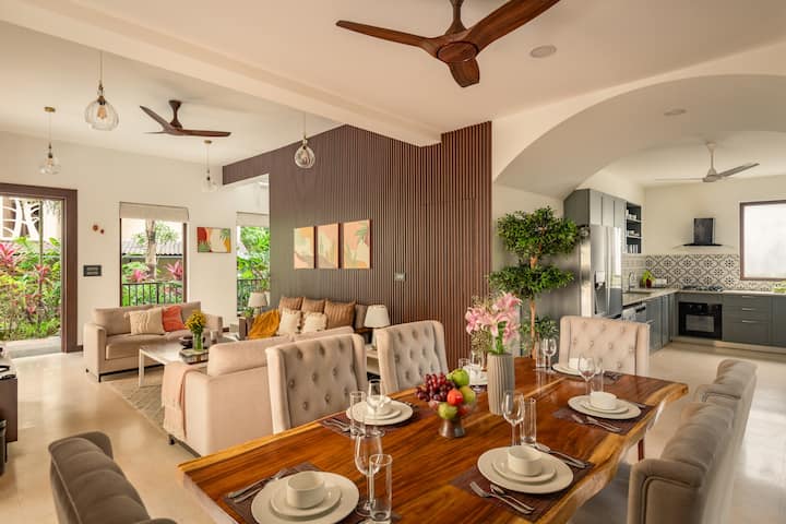 Dining area image 3