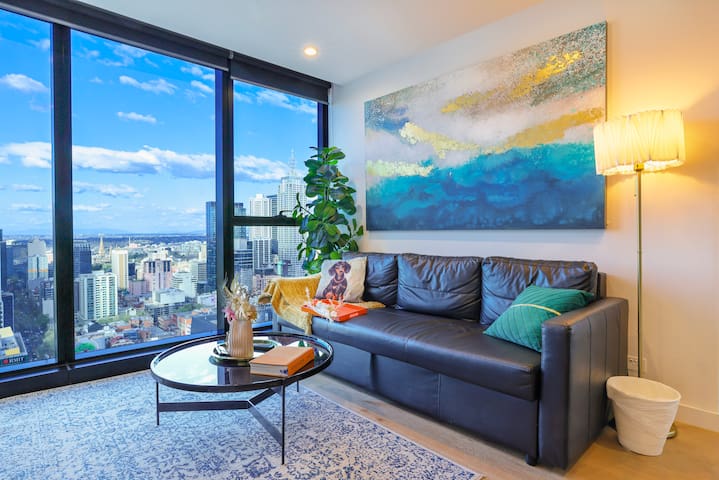 Best CBD 3 Queen beds 1sofa bed