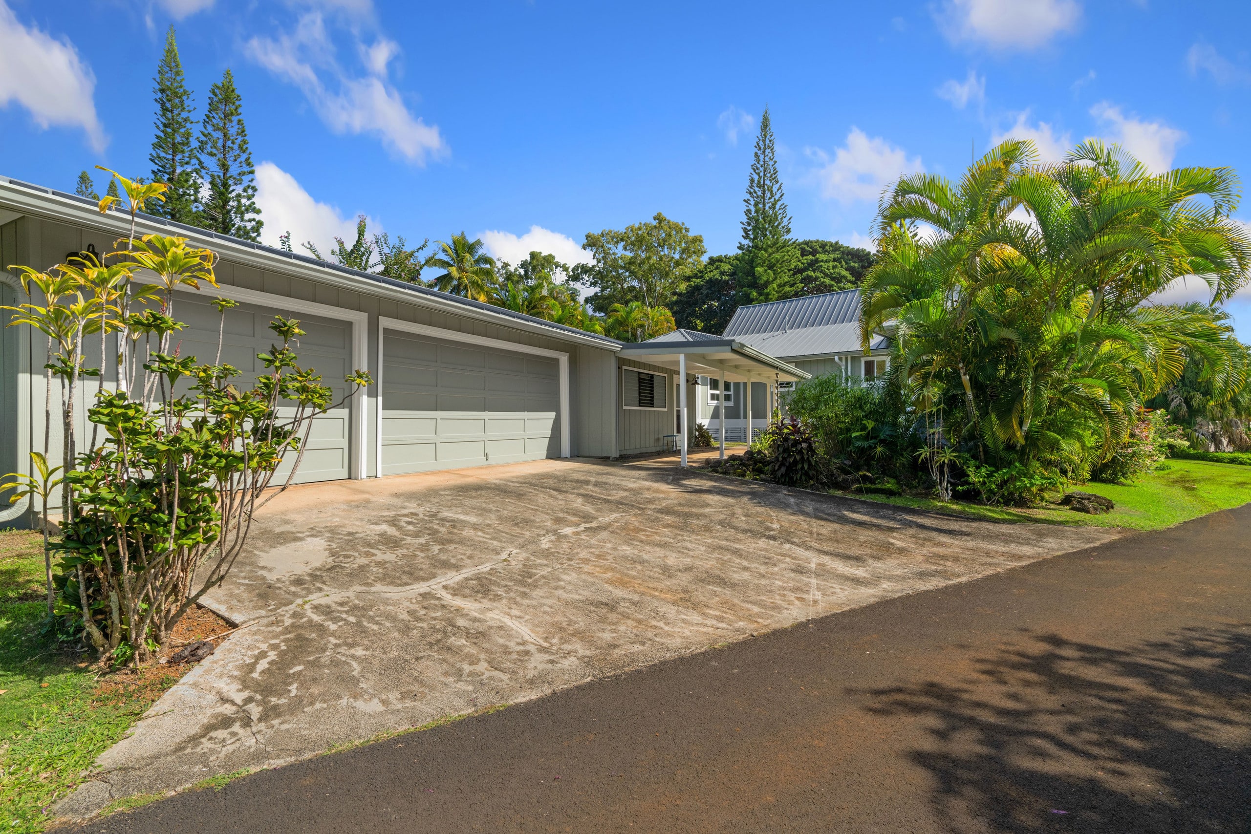 Home in Princeville · ★4.96 · 4 bedrooms · 6 beds · 3 baths - Image 74