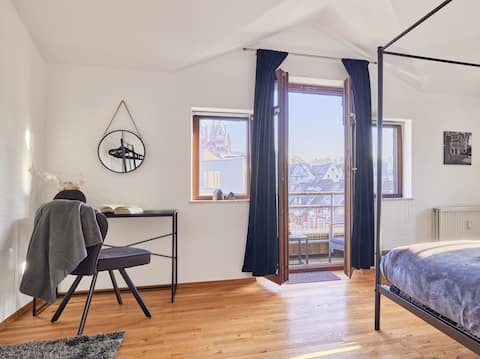 Dream apartment cathedral view:Parking lot|Central