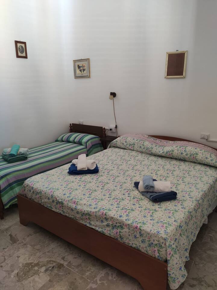 Dhomë gjumi 1