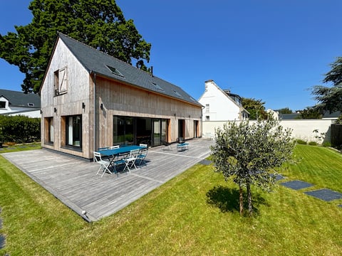 Architect's house, ideal for families, beach within walking distance