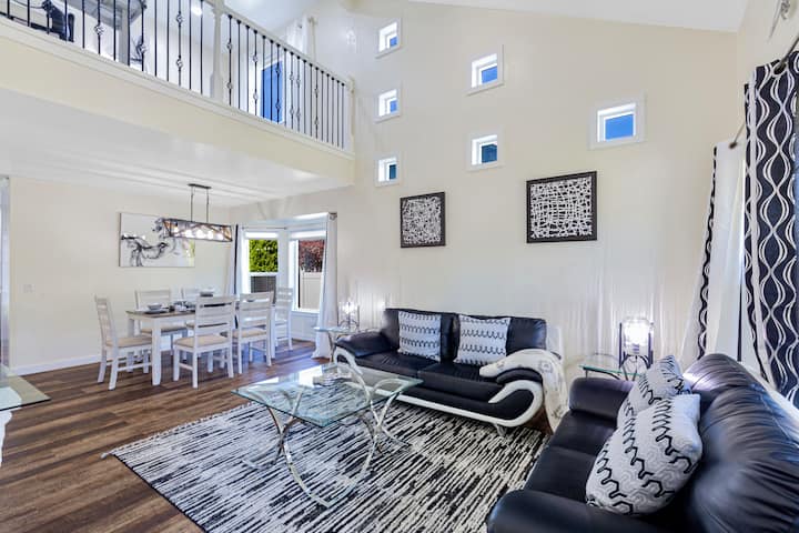 B12: Palace Villa: Central Ac & Modern, Private - Snohomish, WA
