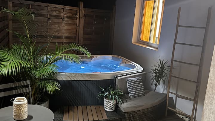 Le Pluméria By Hestia Lcd : Studio Avec Spa Privé - Saint-Denis, La Réunion