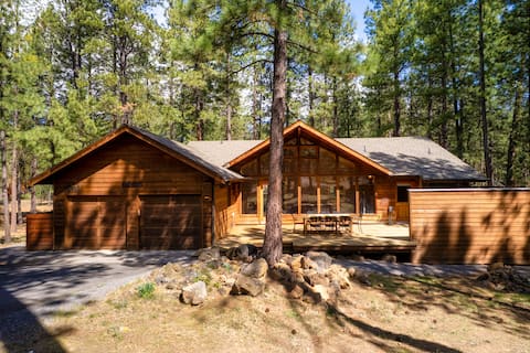 Basecamp Lodge at Black Butte